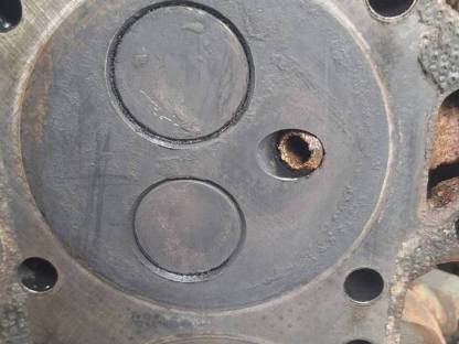 Bild 3:Achtung Steyr 190 Zylinderkopf, Top Zustand