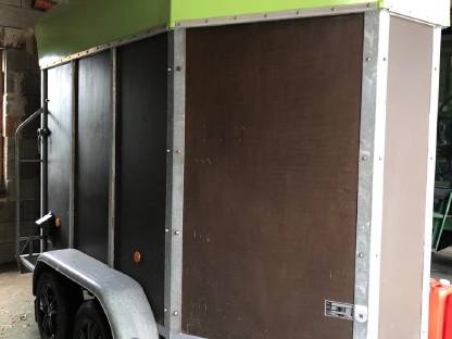 Bild 4:Pferdeanhänger