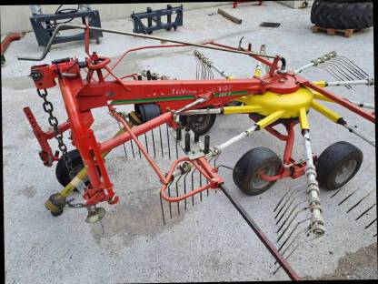 Bild 8:Pöttinger EuroTop 380 N Kreiselschwader