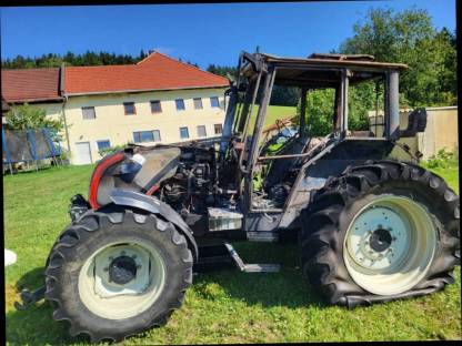 Bild 8:Brandschaden Valtra A85