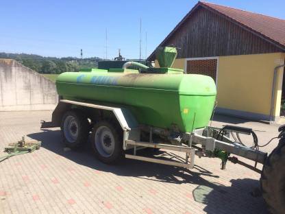 Bild 3:Güllefass Bauer Poly 155TL