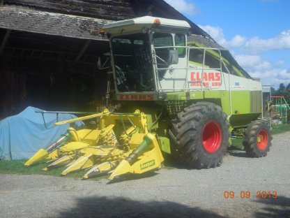 Bild 2:Maisgebiss Kemper Champion 330 JD 6