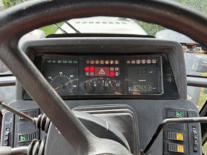 Bild 7:Traktor Steyr 9125 + Frontlader Hauer POM S110, 4000h