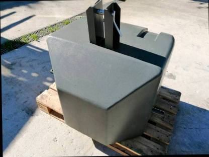 Bild 2:Frontgewicht Betongewicht 900 kg Kat. 3