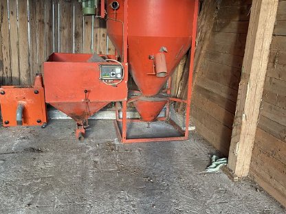 Getreidemühle mit Mischer
