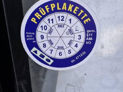 Bild 4:Minibagger CAT 302.7D