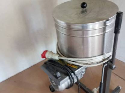 Bild 2:Teigknetmaschine