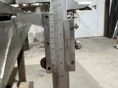 Bild 4:Schweißtisch massiv, kein Lochtisch, kein Siegmund