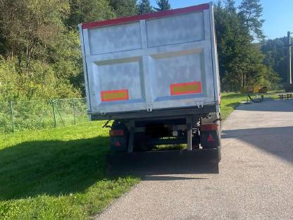 Bild 5:Dreiachs-Anhänger