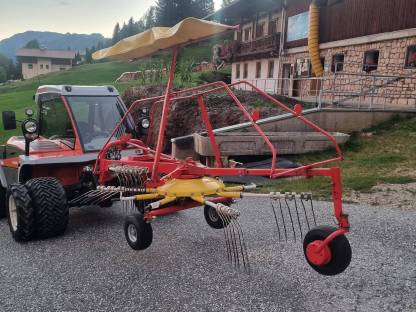 Bild 5:Pöttinger Frontschwader TOP 300 U