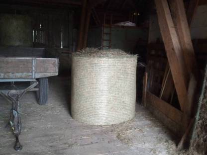 Pferdeheuballen, handgemäht