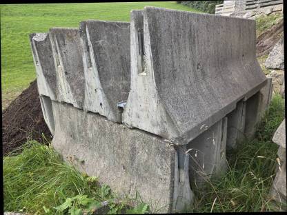 Bild 3:Betonleitwände