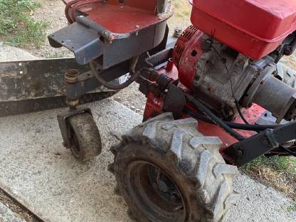 Bild 4:Spaltenschieber mit Einstreugerät