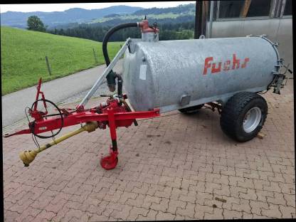 Bild 7:Fuchs Güllefass mit Möschaverteiler