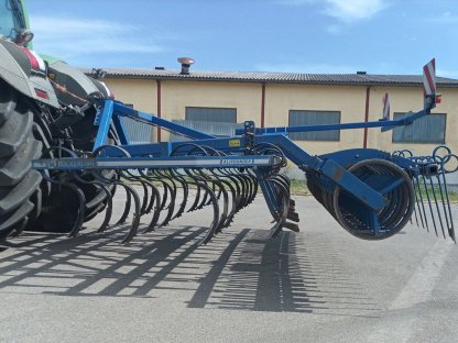 Bild 2:Köckerling Allrounder Leichtgrubber 500 cm