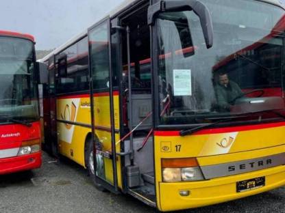 Bild 2:Bus Wohnwagen