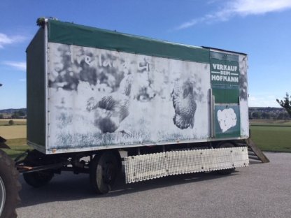 Bild 2:Mobilstall für Legehennen