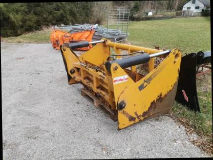 Bild 7:Mammut Siloschneidzange SC 195