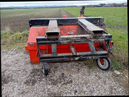 Bild 2:Kehrmaschine für Stapler/Frontlader