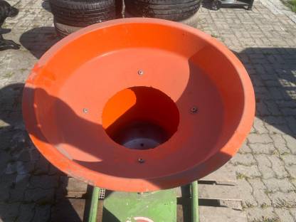 Bild 3:Obstmühle Obsthäcksler