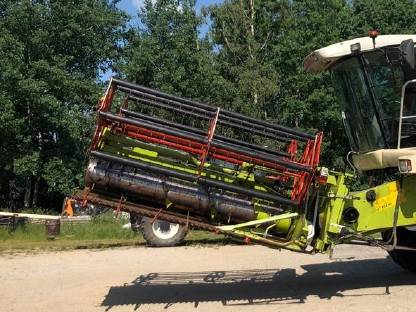 Bild 2:Claas Klappschneidwerk C540