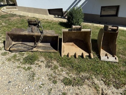 Bild 9:Bagger mit Schubharvester JCB 8060