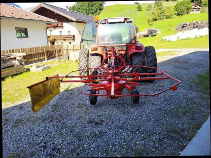 Bild 3:Pöttinger Schwader Top 280 U