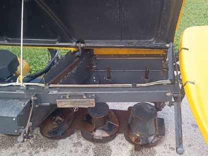 Bild 7:Sepp Knüsel Tornado 306 Scheibenmähwerk (Frontmähwerk)