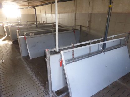 Bild 5:Schweinestall - Maststall, Lüftungen, Fütterung