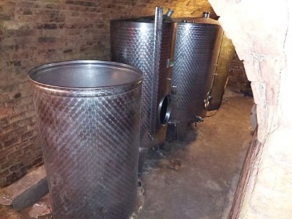 Bild 2:Wein oder Mostfässer