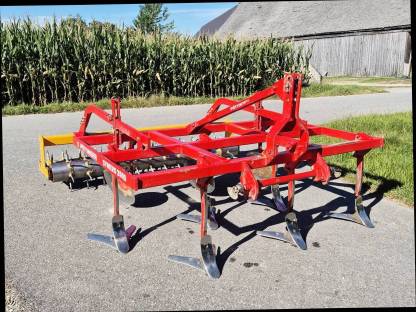 Bild 2:Pöttinger Grubber Synkro 2600