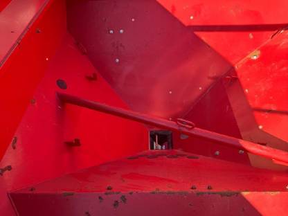 Bild 7:Kverneland DF 2 Fronttank