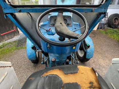 Bild 8:Traktor Ford Super Dexta 3000-8