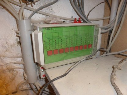 Bild 9:Schweinestall - Maststall, Lüftungen, Fütterung