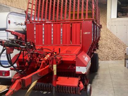 Bild 3:Pöttinger Boss 2 Ladewagen