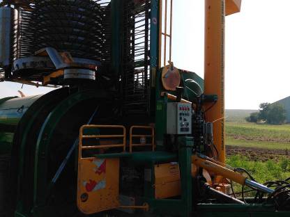 Bild 5:Kürbiserntemaschine Green Bull Fürnschuss