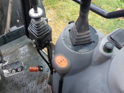 Bild 8:McCormick C 100 Max Traktor Frontlader Allrad