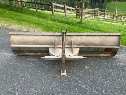 Bild 2:Planier- und Schneeschild 220x60