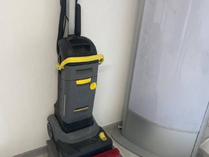 Bild 2:Kärcher Bodenreiniger BR 30/4 C