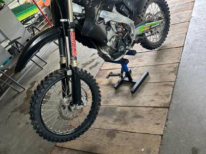 Bild 2:Kawasaki 250A