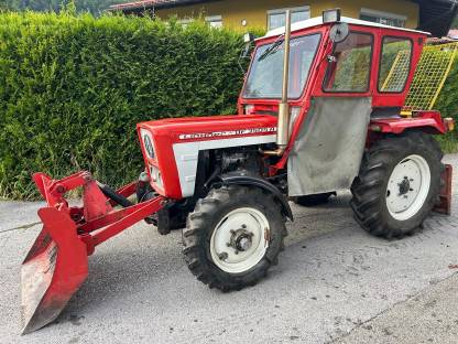 Bild 2:Lindner 350 Allrad mit Zubehör