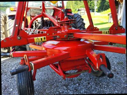 Bild 8:Pöttinger Schwader Top 280 U