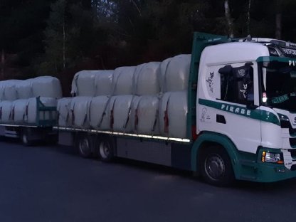 Bild 4:Stroh-Heu-Silageballen-Maissilageballen