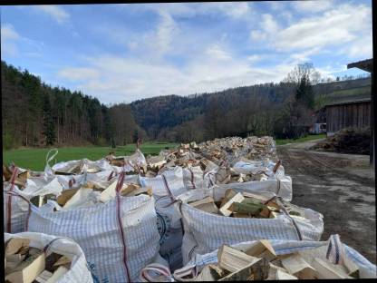 Bild 2:Brennholz