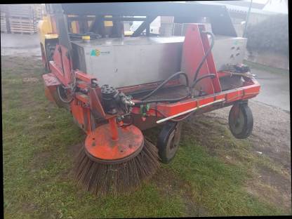 Bild 4:Kehrmaschine für Stapler/Frontlader