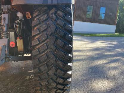 Bild 4:Kommunalreifen Kompletträder Fendt Straßenreifen