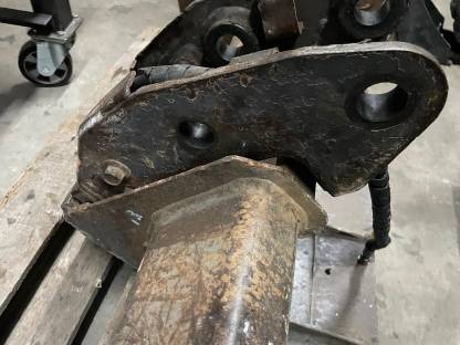 Bild 3:Hydraulischer Schnellwechsler und Löffelset Volvo/Pel Job