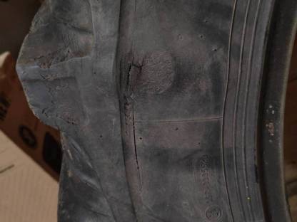 Bild 7:Reifen 12.4R32, Taurus Point 8