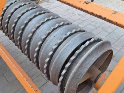 Bild 3:Cambridgewalze 3m mit Fahrwerk