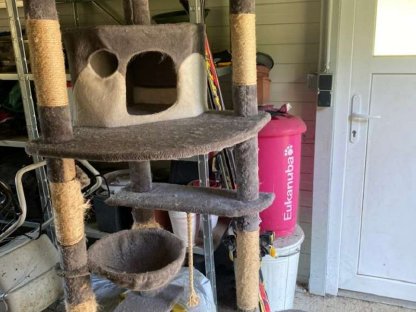 Bild 2:Großer Katzenkratzbaum